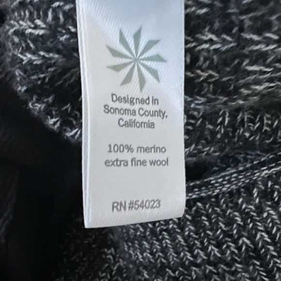 Athleta - EUC - Pinewood 100% Merino Wool Sweater Dress - Size: Medium - Picture 8 of 8